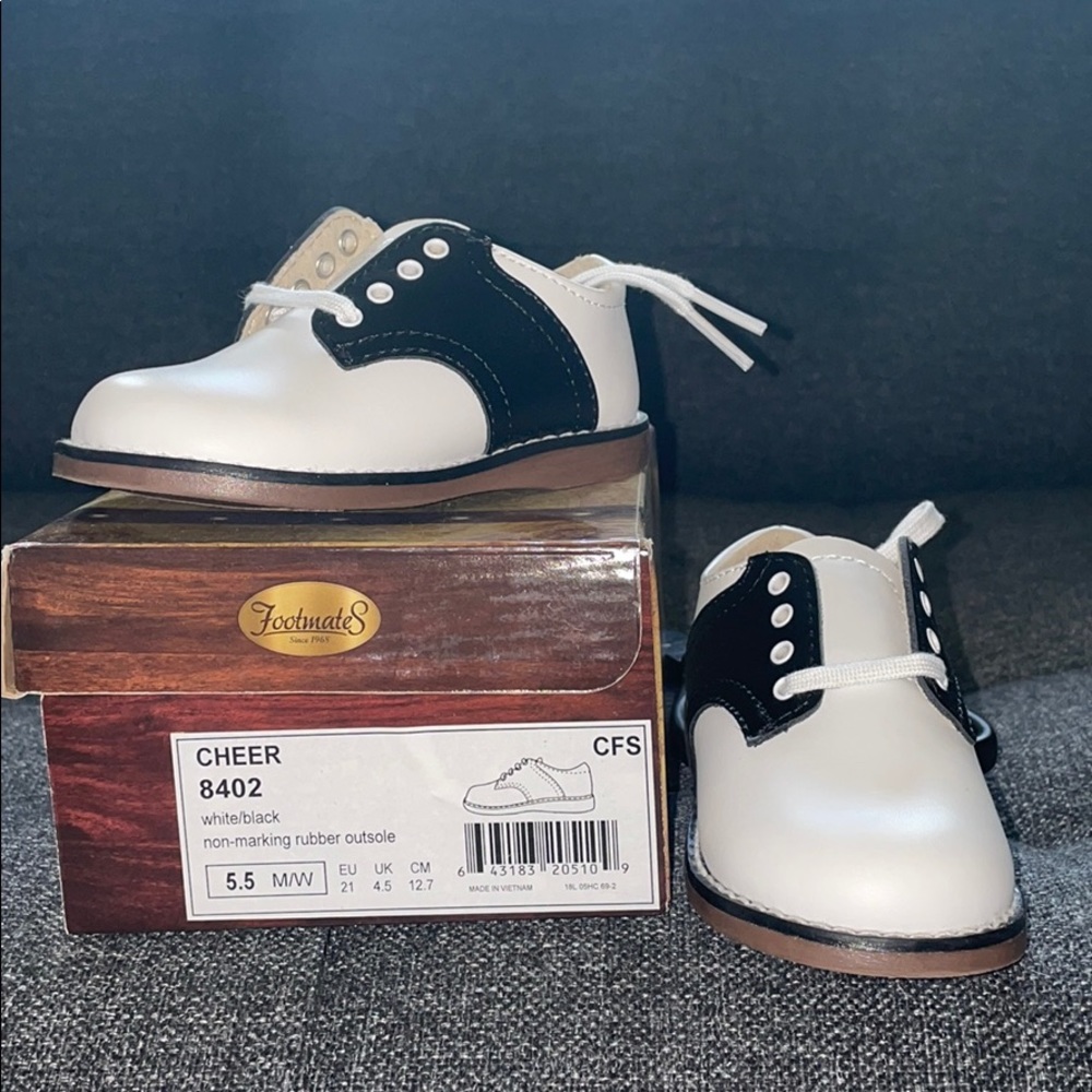 Saddle oxfords